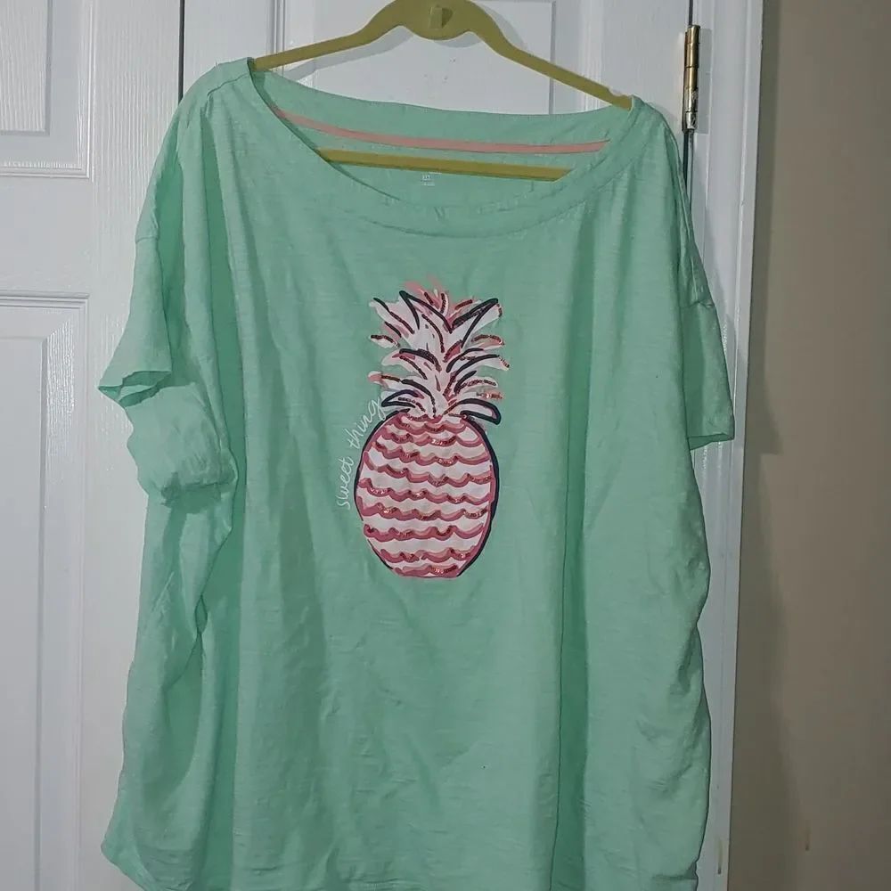 Kim Rogers Curvy mint green tshirt with pink pineapple  Sz 3X